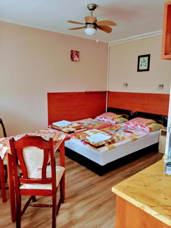 Liza Apartman Gyula Exterior photo